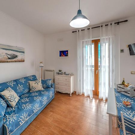 Апартаменты Casa Di Flo Сорренто Экстерьер фото